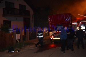 masina pompieri incendiu noaptea casa botosani3