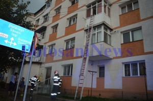 pompieri scara incendiu apartament