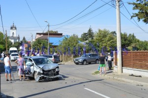 acccident microbuz intersectie victoriei cu alexandru cel bun- botosani