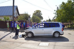 acccident microbuz intersectie victoriei cu alexandru cel bun- botosani