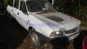 masina abandonata in parcare- Botosani