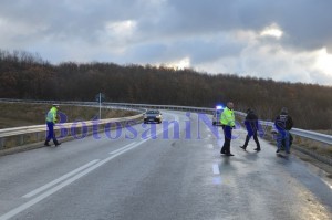 politisti pe strada accident dealu mare