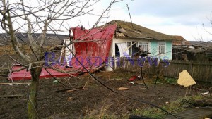 stalp cazut peste o casa la Lunca- Botosani