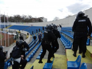 jandarmi pe stadion