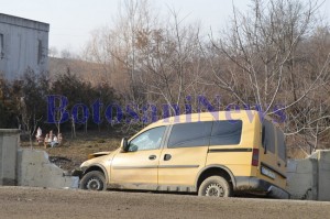 masina izbita in zid la Curtesti- Botosani