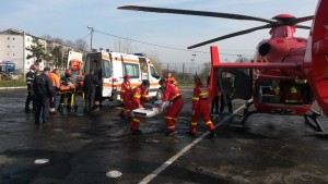 barbat cu infarct preluat de elicopter SMURD la Botosani