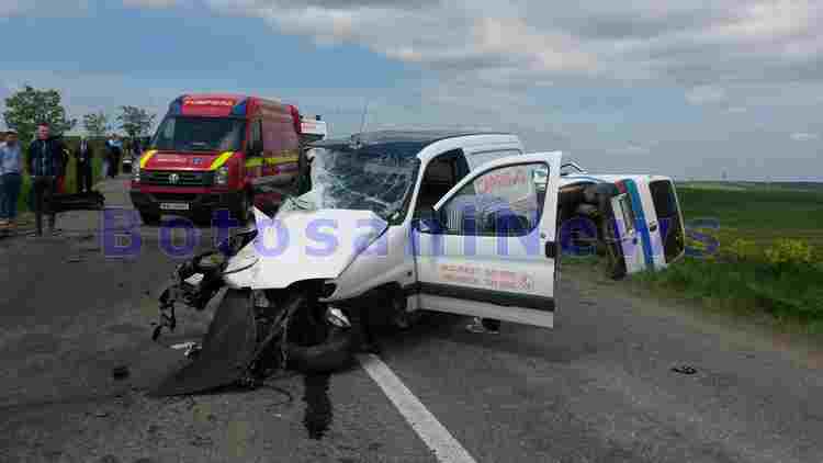 accident la Victoria Botosani- doua masini s-au ciocnit