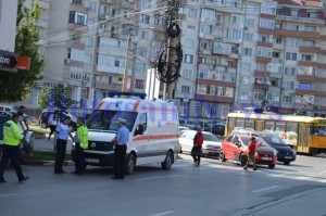 ambulanta politisti accident bazar