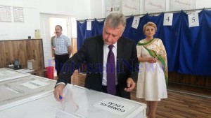 Mihai Tabuleac cu sotia la vot