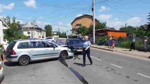 accident la intersectia strazilor petru rares si victoriei -botosani