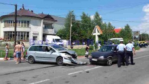 accident la intersectia strazilor petru rares si victoriei -botosani