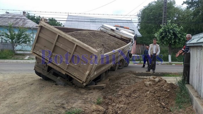 camion blocat la Darabani - Botosani