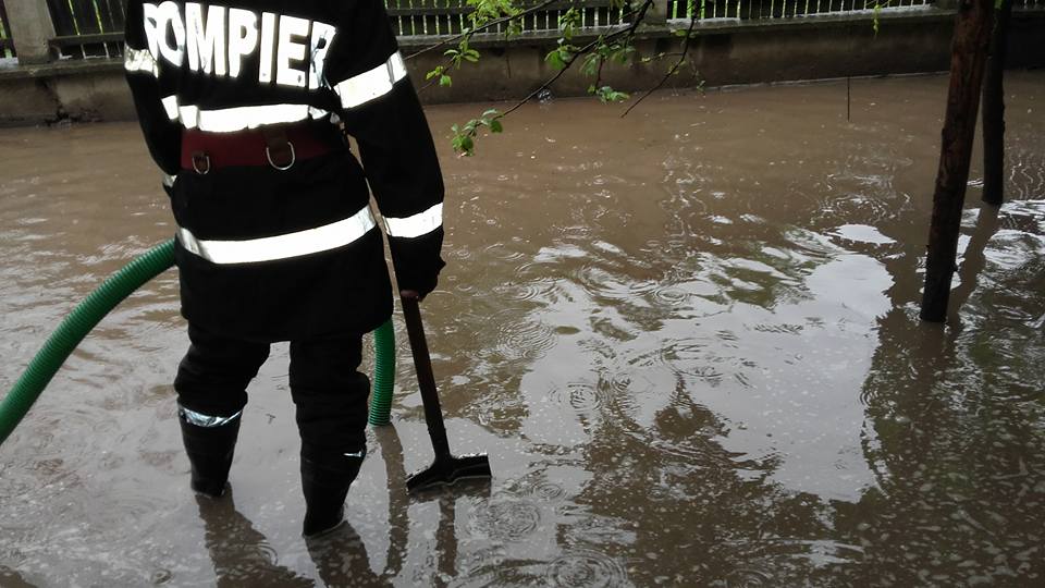 inundatii- pompieri- botosani