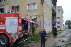 masina pompieri in fata blocului incendiu