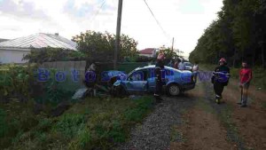 accident oraseni schit masina in stalp - Botosani