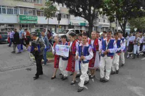 festivalul fanfarelor- parada portului popular - botosani