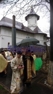 procesiune icoana mc biserica izvorul tamaduirii 3JPG