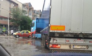 accident tir- taxi botosani