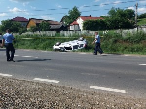 masina de Botosani rasturnata la suceava