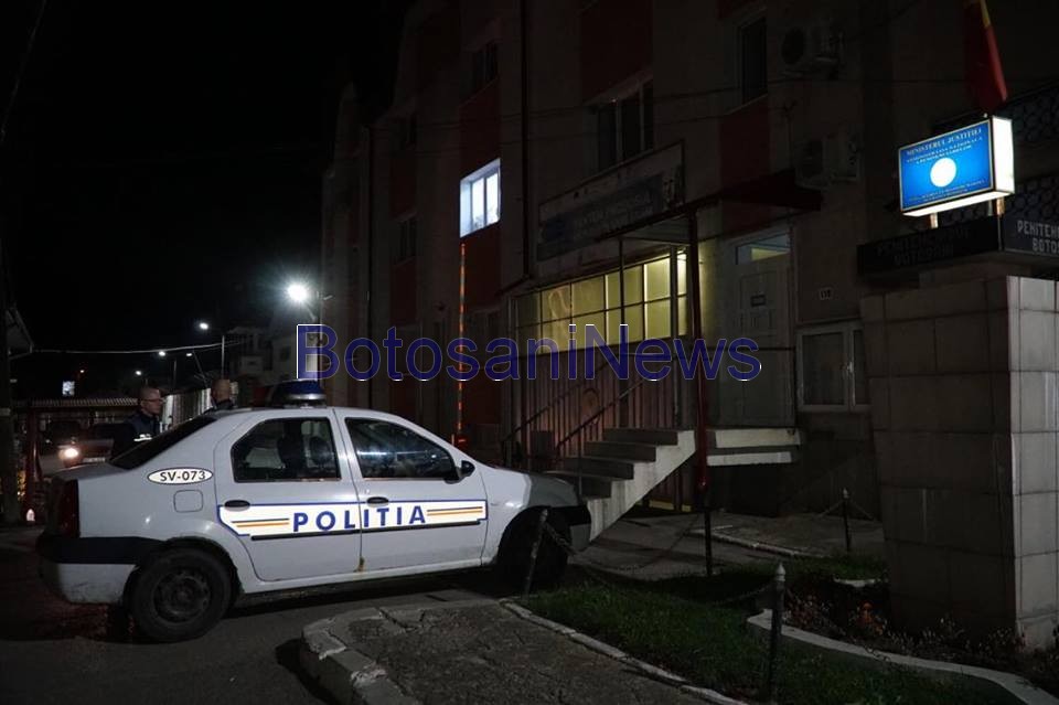 masina de politie la penitenciarul botosani