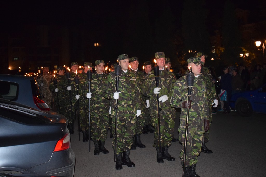 padara militara, retragere cu torte, botosani, stiri