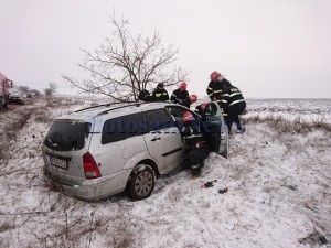 stiri, botosani, stiri din botosani, masina in mal de pamant, accident victoria (1)