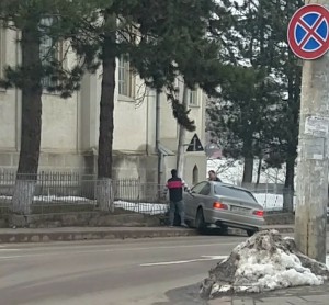 accident, stiri , biserica catolica, botosani, strada nicolae iorga