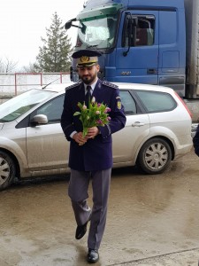 politisti flori 8 martie