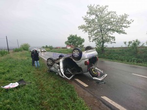 stiri, botosani, stiri din botosani, accident, masina rasturnata (3)