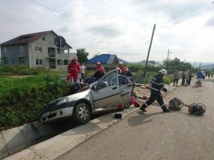 stiri, botosani, stiri din botosani, accident, masina in sant (4)