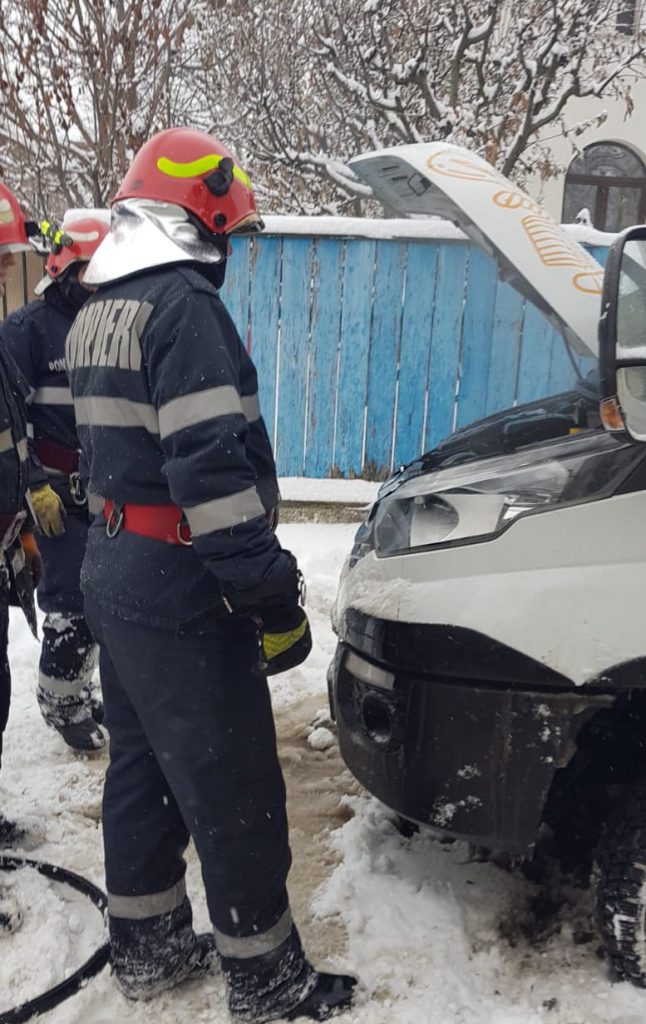 incendiu masina, stiri, botosani