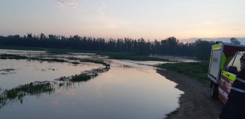 inundatii pe Prut la Baranca- Hudesti din judetul Botosani (2)