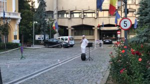 un singur protestatar in Piata Revolutiei din Botosani la un an de la protestele din 10 august