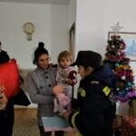 Patru copii din Pomârla, a căror casă a fost mistuită de flăcări, au avut parte de o surpriză de proporții din partea pompierilor