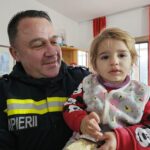 Patru copii din Pomârla, a căror casă a fost mistuită de flăcări, au avut parte de o surpriză de proporții din partea pompierilor